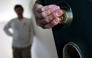 Расширен перечень лиц, которые не могут быть выселены из общежитий и служебных жилых помещений без предоставления другого жилья