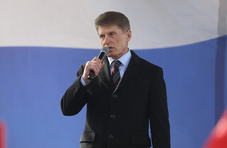 Олег Кожемяко поздравил приморцев с восьмой годовщиной воссоединения Крыма с Россией