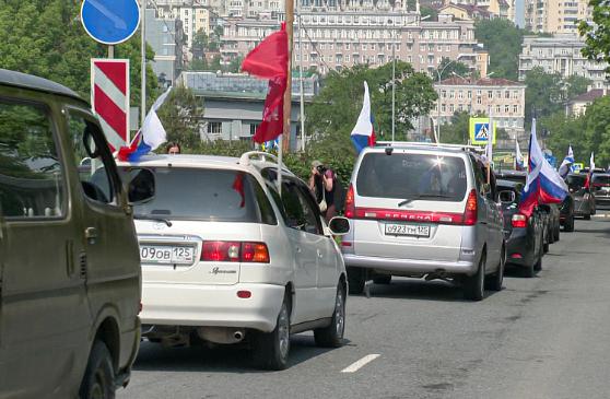 «Сила в единстве»: фуру с гуманитарной помощью доставят из Владивостока в Курск участники автопробега
