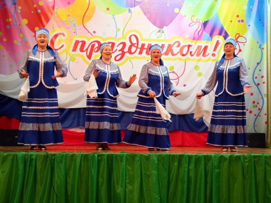 Праздничный  концерт "Мой дом - Россия!" состоялся в Староварваровке