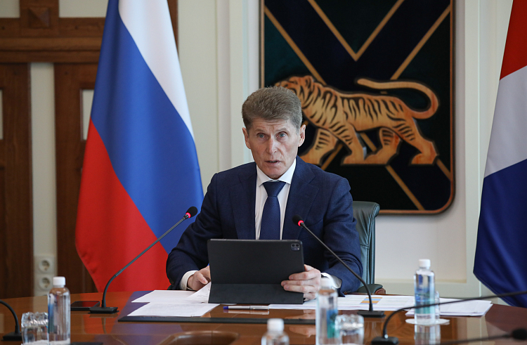 Олег Кожемяко поручил увеличить охват населения Приморья профосмотрами