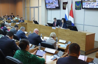 Глава Приморья поручил усилить профилактику лесных пожаров