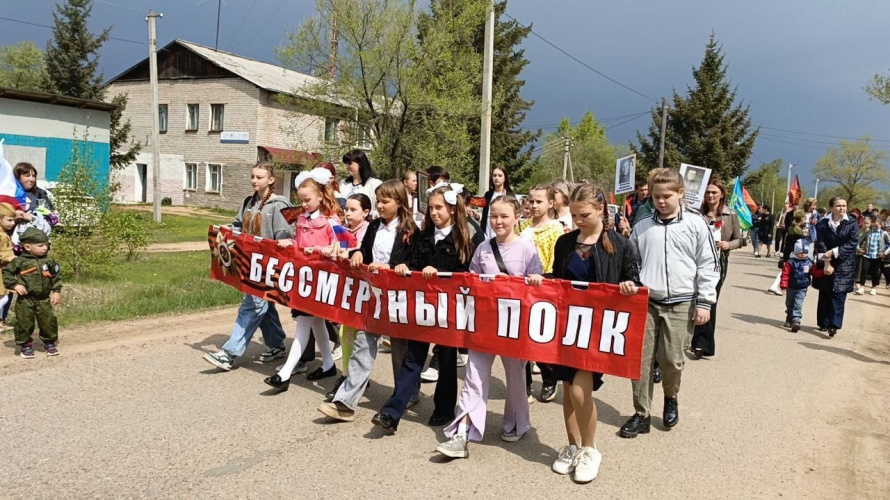 Торжественный митинг в Чернышевке