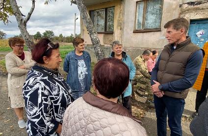 Олег Кожемяко поздравил приморцев старшего поколения с Днем пожилого человека