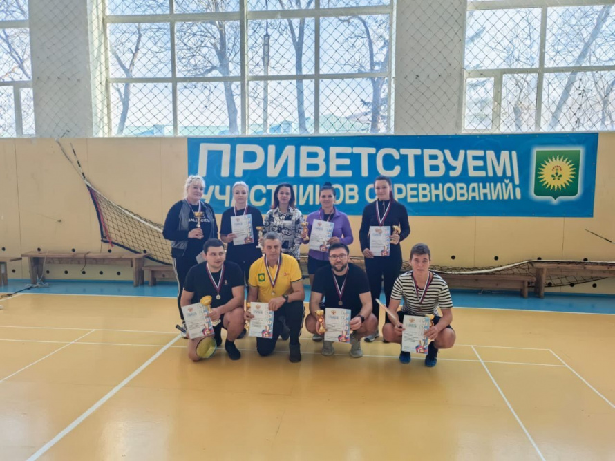 Турнир по бадминтону, посвящённый Дню Конституции прошёл в Анучино