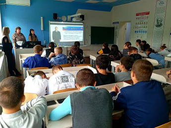 Профилактические беседы проводятся с подростками
