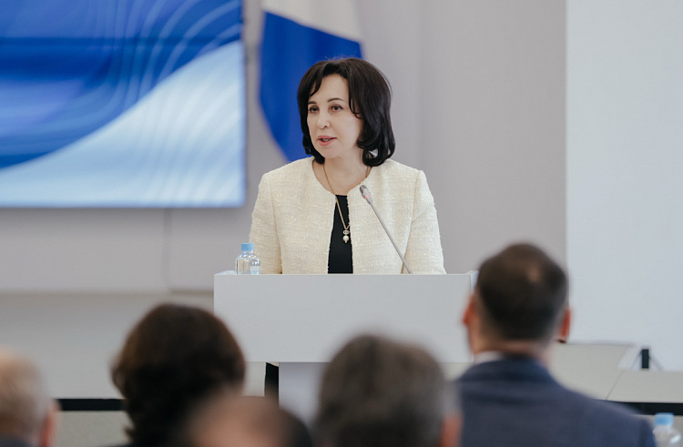 Вера Щербина: Мы начинаем работу по 12 национальным проектам в 2025 году в Приморье