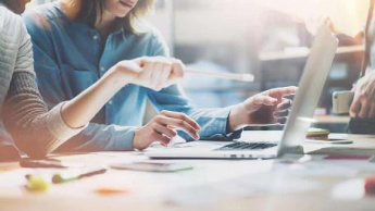 Тренинги по развитию soft skills: креативного мышления, критического мышления, эффективных коммуникаций, публичных выступлений 