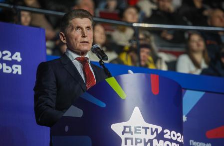 Олег Кожемяко дал старт первым зимним играм «Дети Приморья»