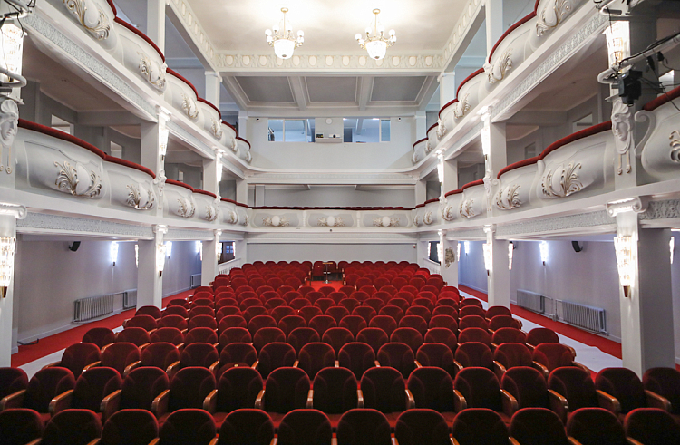 Участники СВО и их близкие могут бесплатно посещать учреждения культуры в Приморье