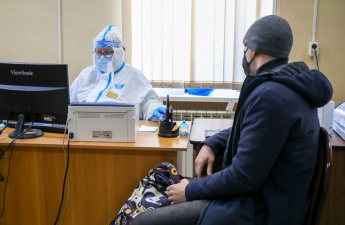 Менее тысячи заболевших COVID-19 в сутки фиксируется в Приморье