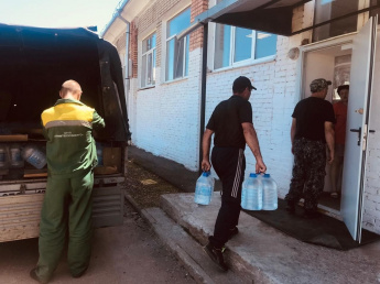 Доставку питьевой воды для пришкольного лагеря и районной больницы организовало Примтеплоэнерго