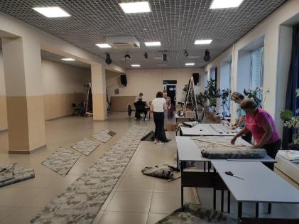Ежедневно в Анучинском округе  неравнодушные жители плетут маскировочные сети