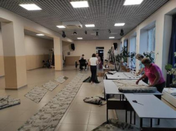 Ежедневно в Анучинском округе  неравнодушные жители плетут маскировочные сети