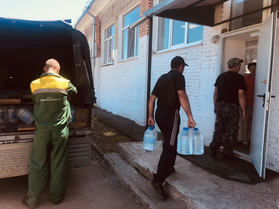Доставку питьевой воды для пришкольного лагеря и районной больницы организовало Примтеплоэнерго